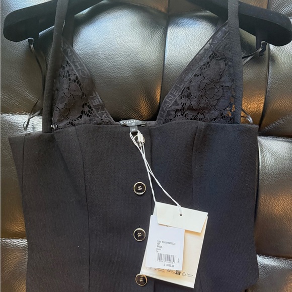 CHANEL Black wool crepe & lace - Picture 4 of 9